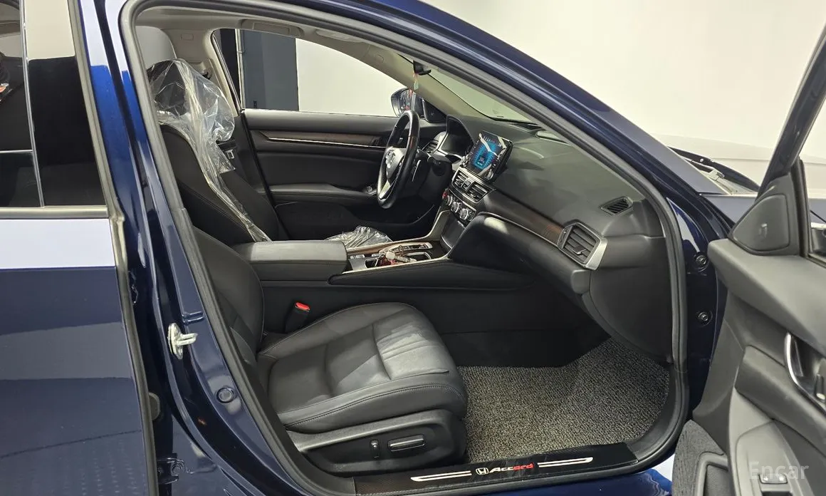 Фото 11 - Honda Accord