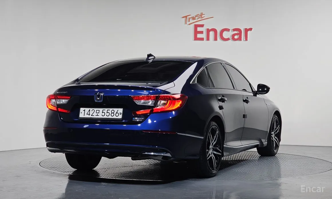 Фото 2 - Honda Accord