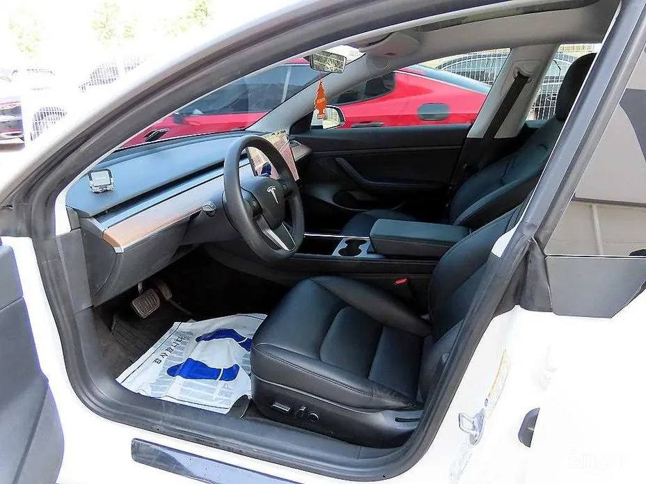 Фото 5 - Tesla Model 3