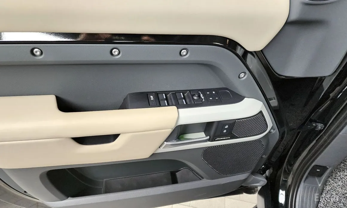 Фото 16 - Land Rover Defender