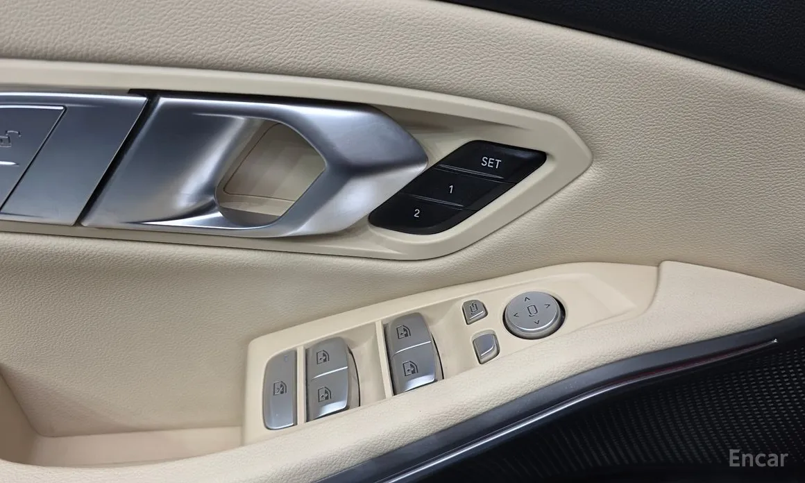 Фото 18 - BMW 3 Series