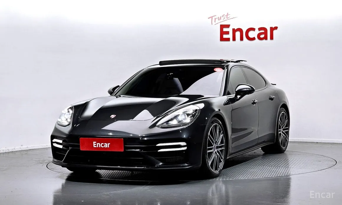 Фото 1 - Porsche Panamera