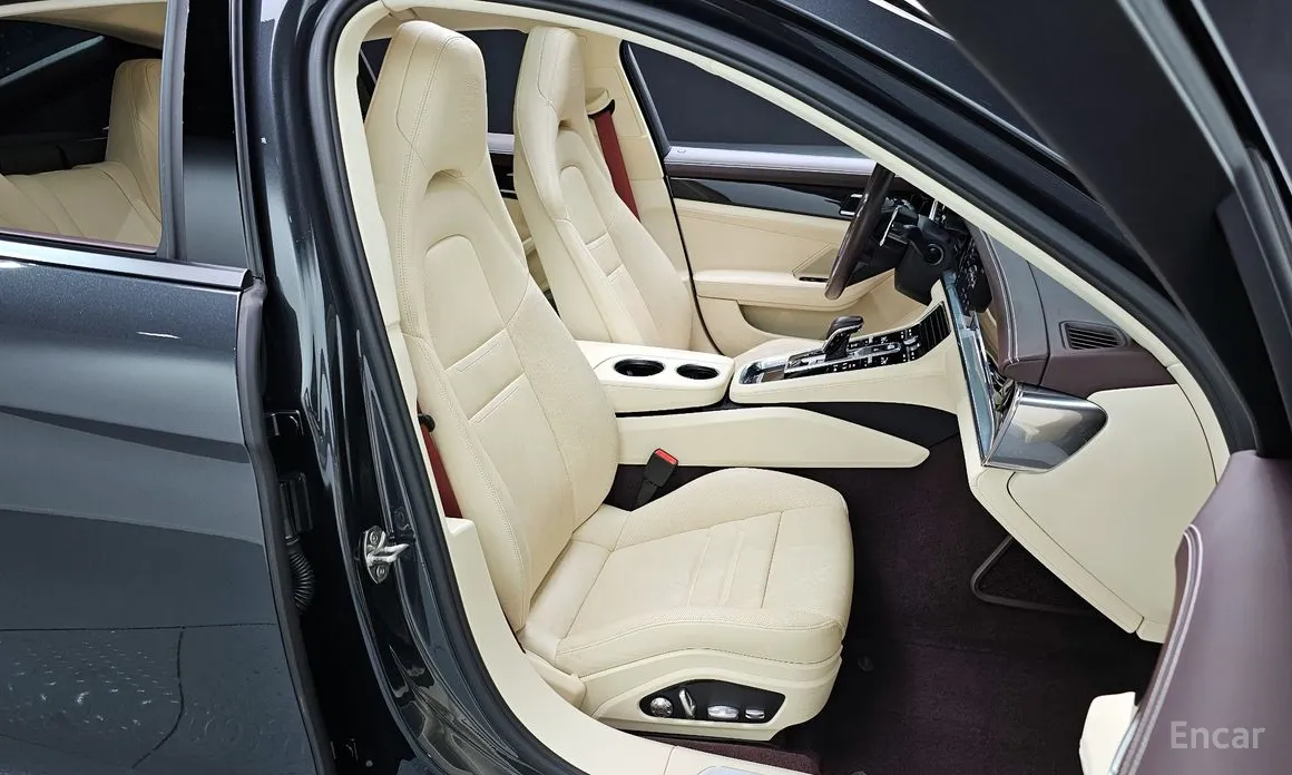 Фото 10 - Porsche Panamera