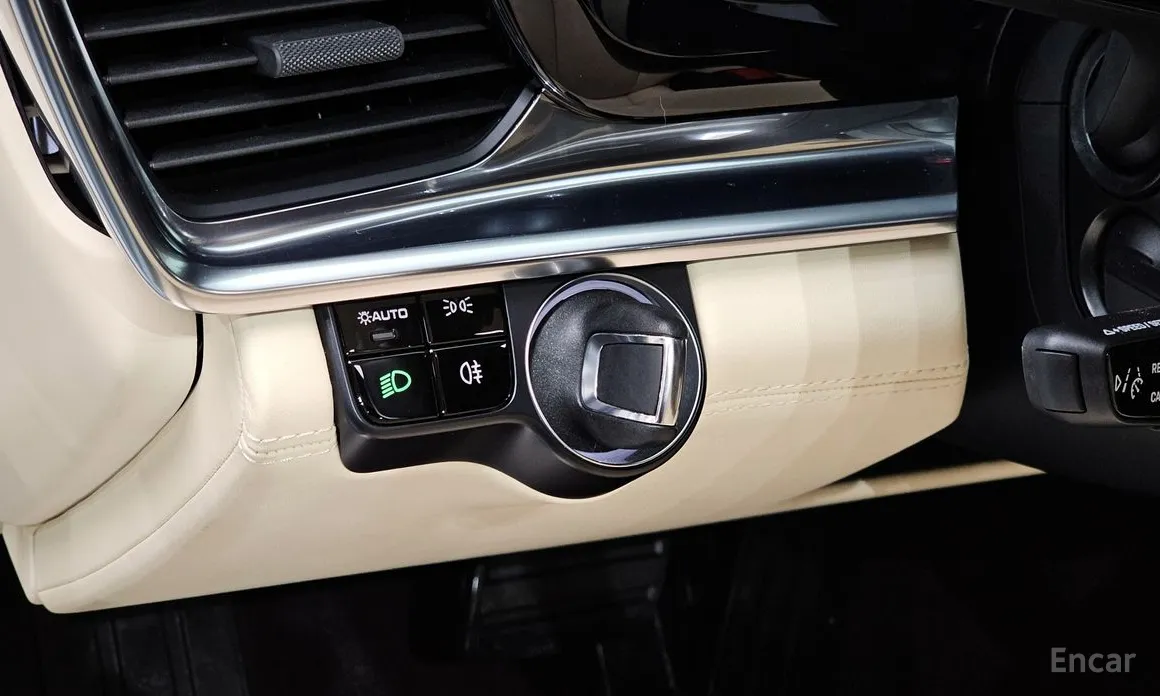 Фото 14 - Porsche Panamera