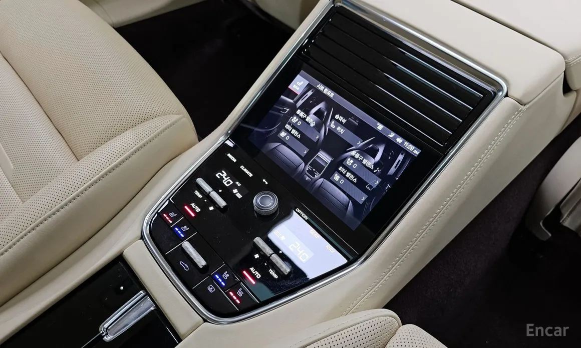 Фото 17 - Porsche Panamera