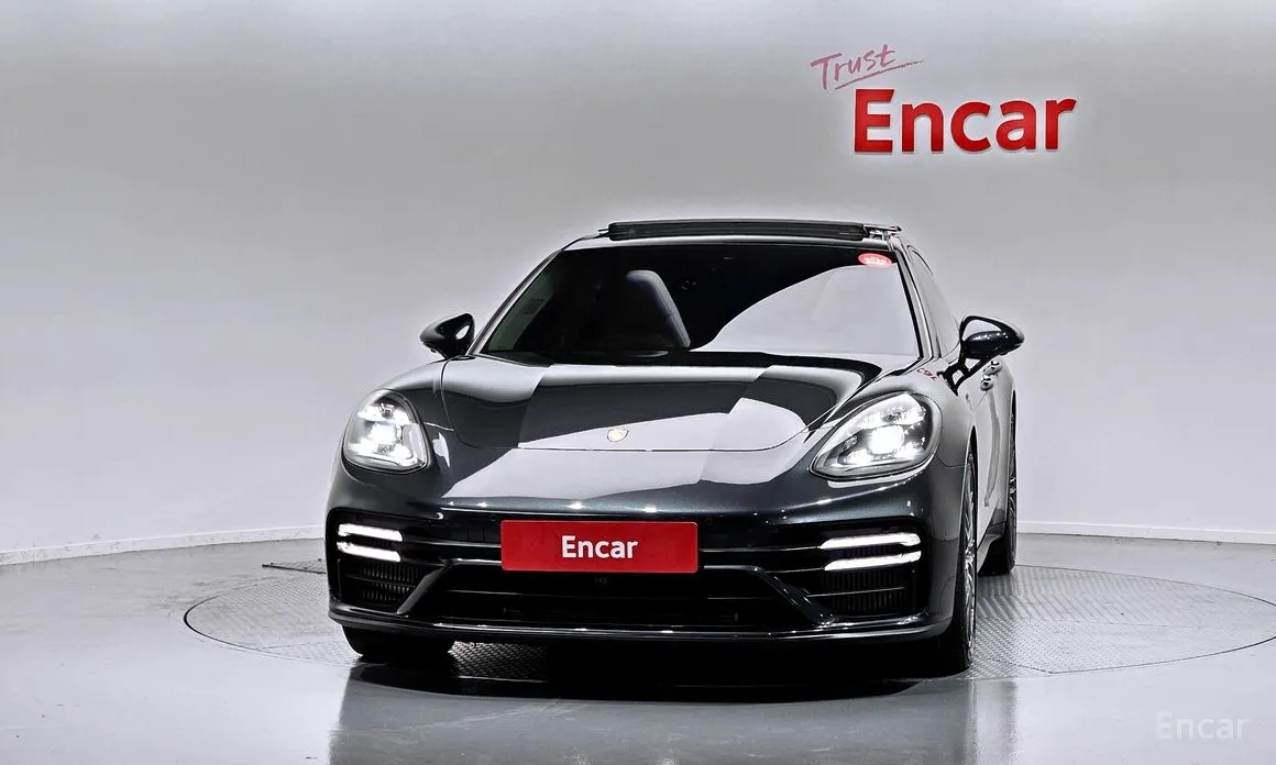 Фото 3 - Porsche Panamera