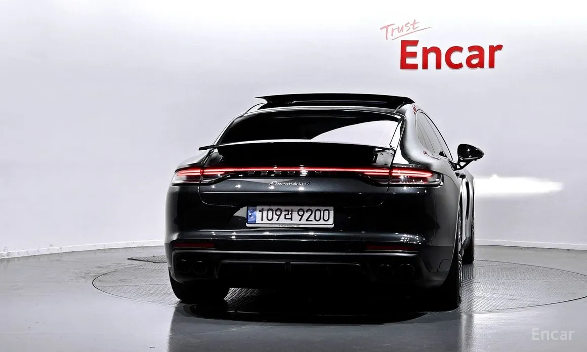 Фото 4 - Porsche Panamera