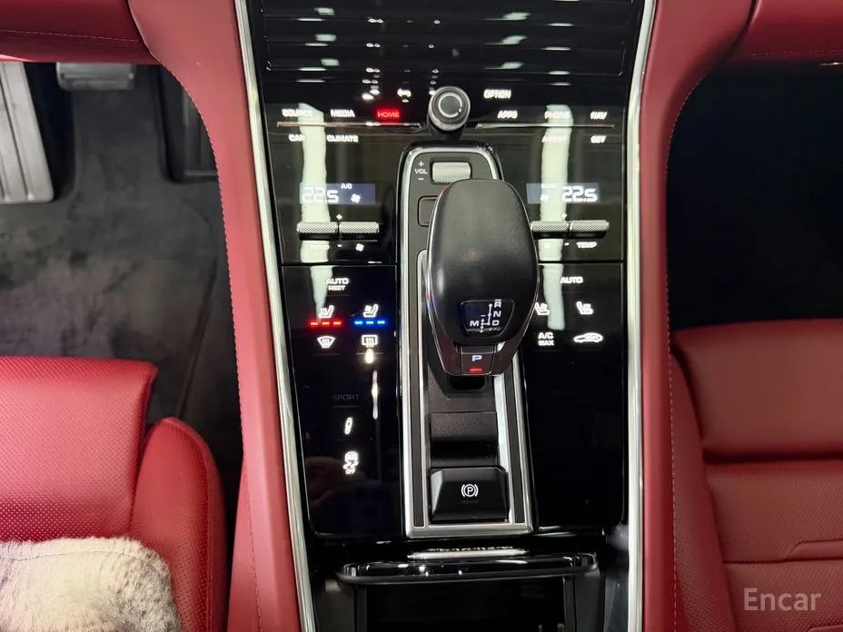 Фото 14 - Porsche Panamera