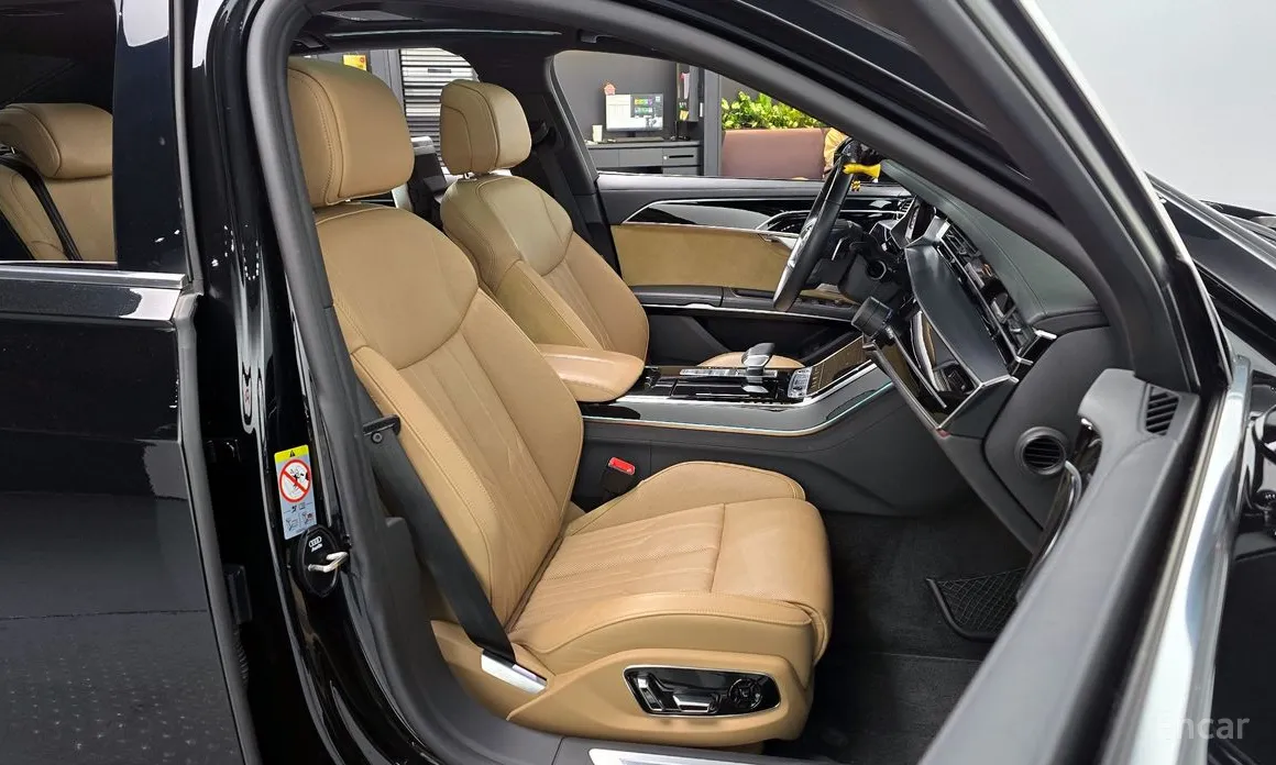 Фото 10 - Audi A8