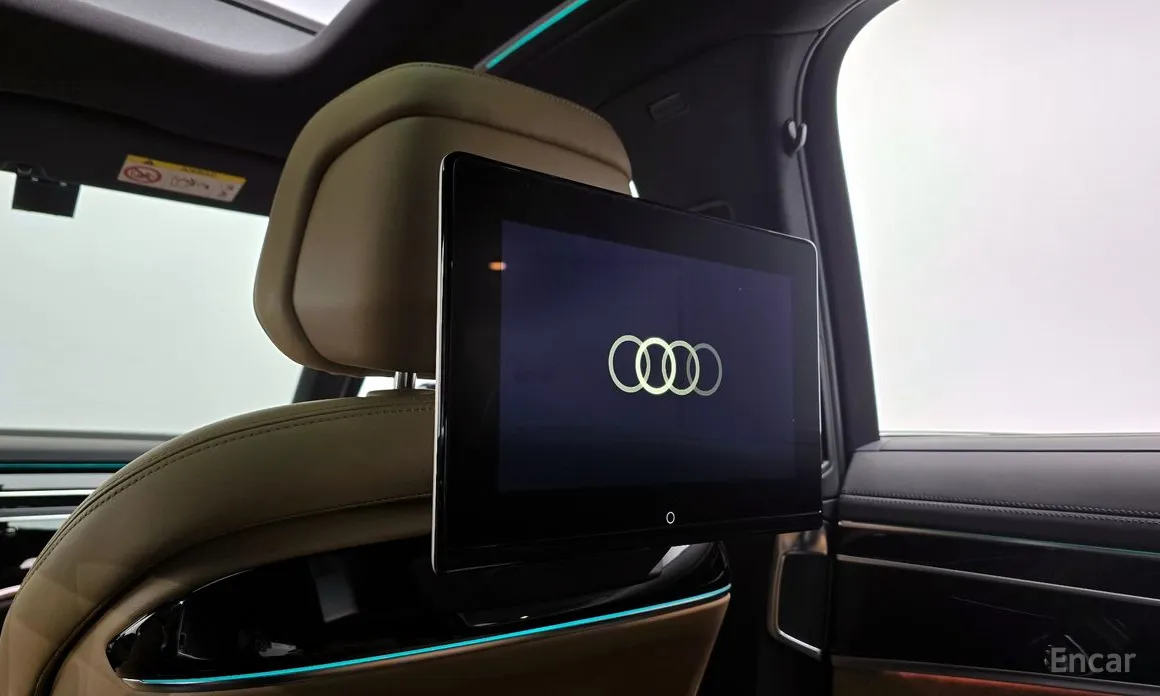 Фото 19 - Audi A8