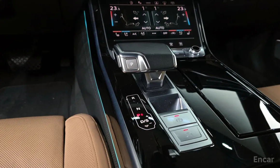 Фото 9 - Audi A8