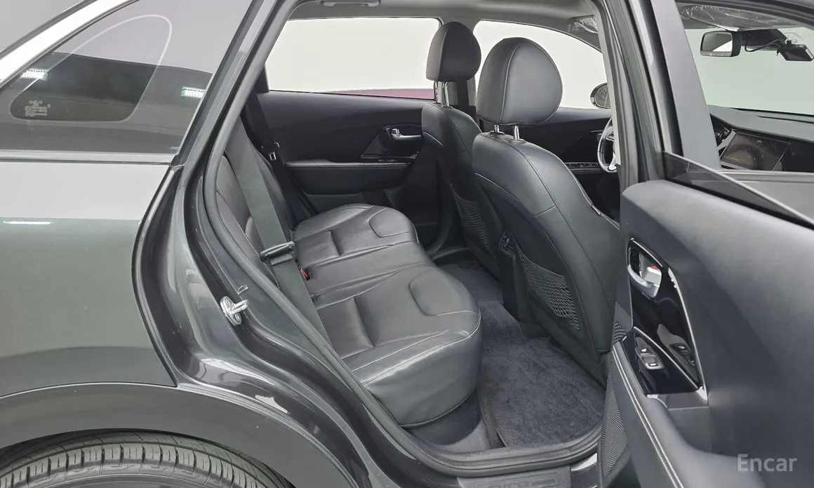 Фото 12 - Kia Niro