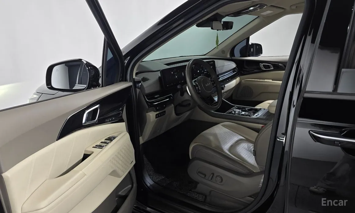 Фото 10 - Kia Carnival