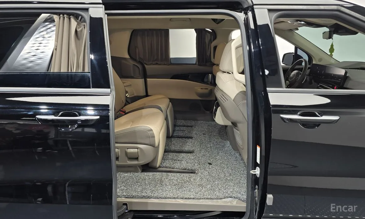 Фото 12 - Kia Carnival