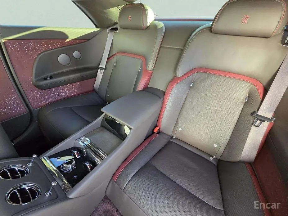 Фото 10 - Rolls-Royce Spectre