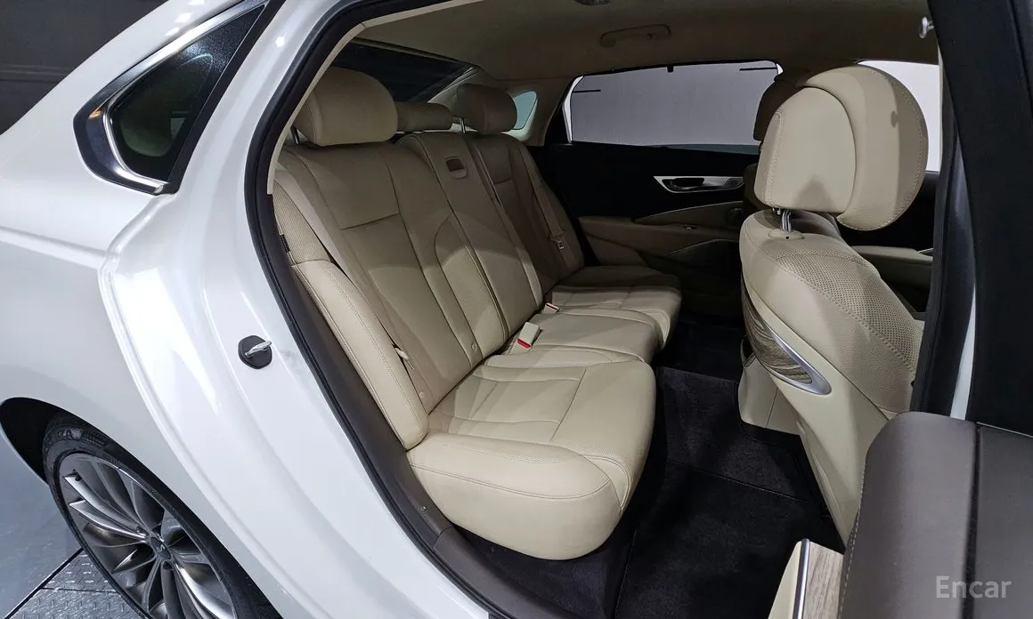 Фото 12 - Kia K9