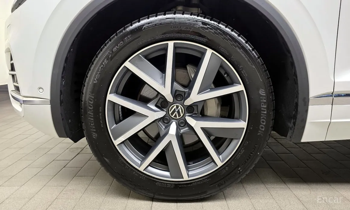 Фото 5 - Volkswagen Touareg