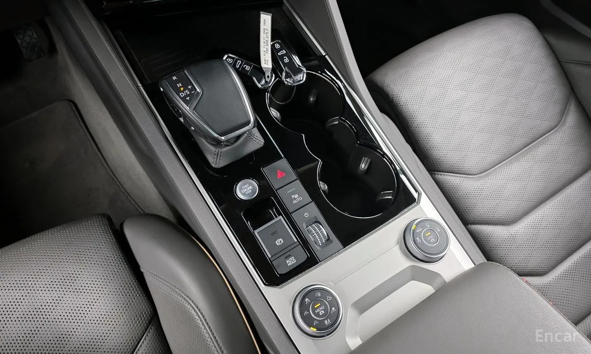 Фото 9 - Volkswagen Touareg