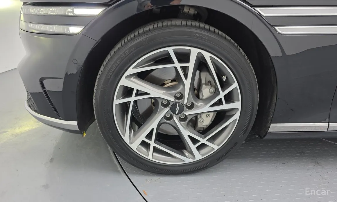 Фото 5 - Genesis G90