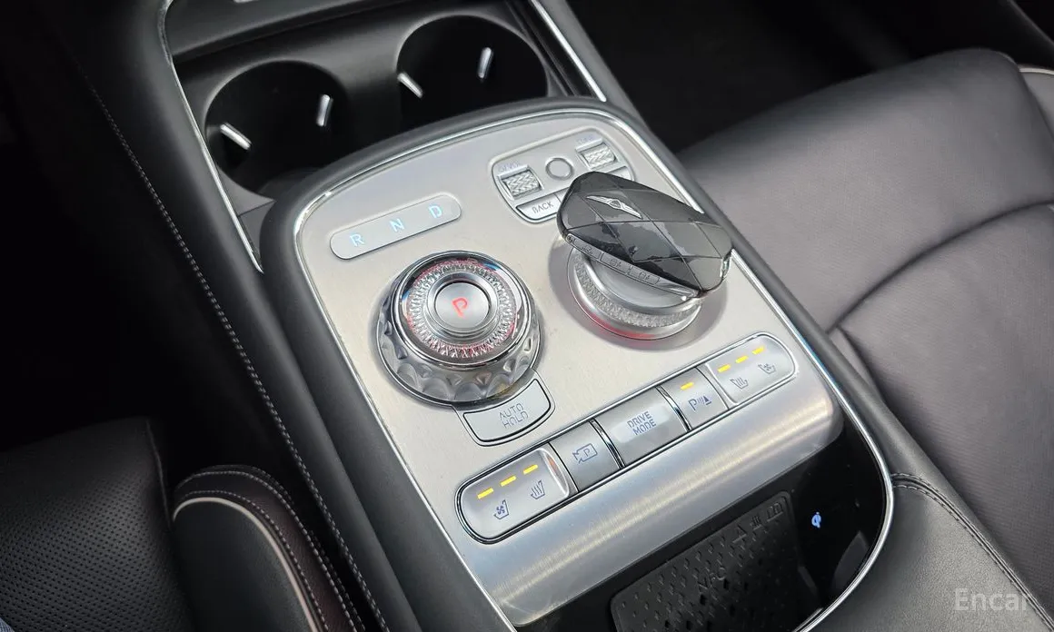 Фото 9 - Genesis G90