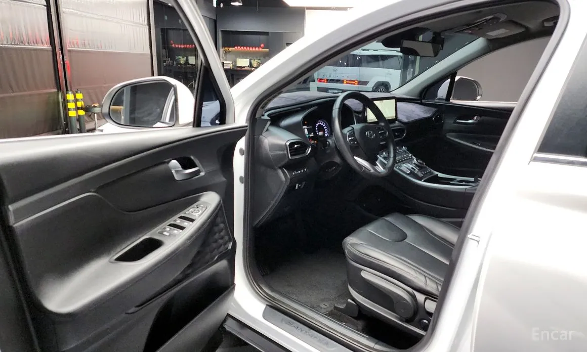 Фото 10 - Hyundai Santa Fe