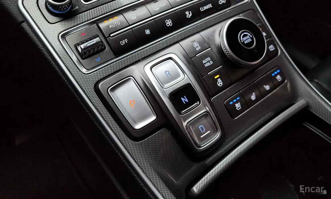 Фото 9 - Hyundai Santa Fe