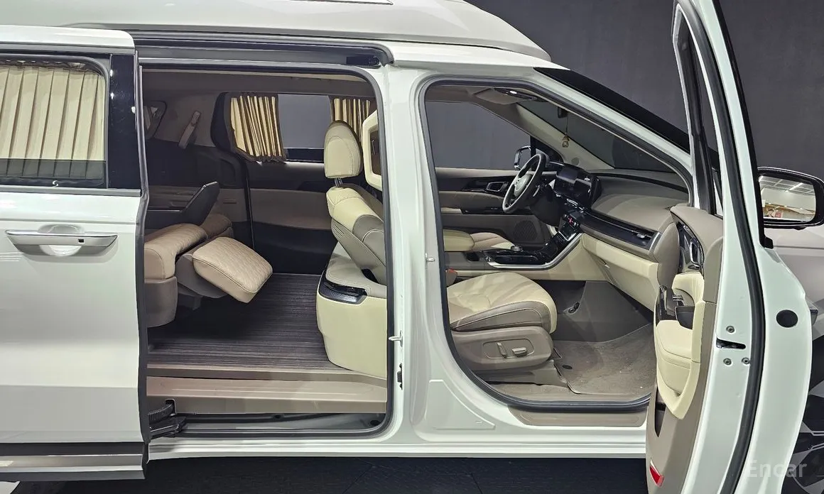 Фото 11 - Kia Carnival