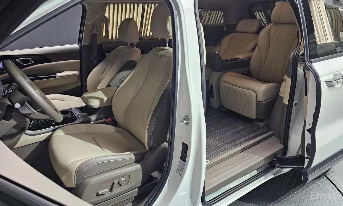 Фото 12 - Kia Carnival