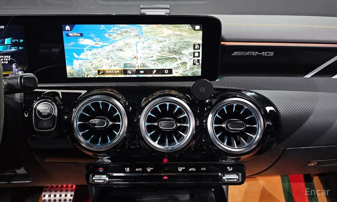 Фото 14 - Mercedes-Benz CLA-Class