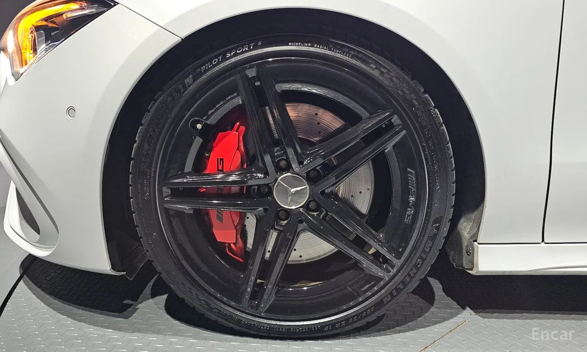 Фото 5 - Mercedes-Benz CLA-Class