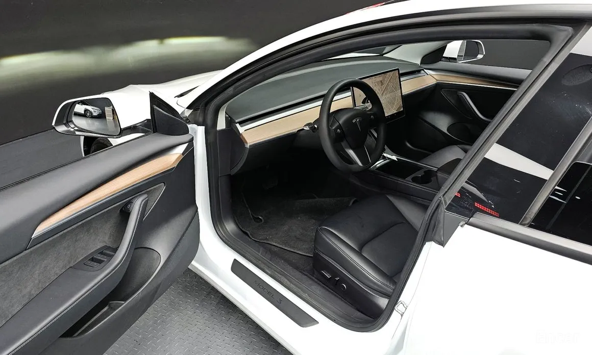 Фото 11 - Tesla Model 3