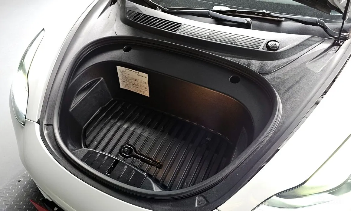 Фото 6 - Tesla Model 3