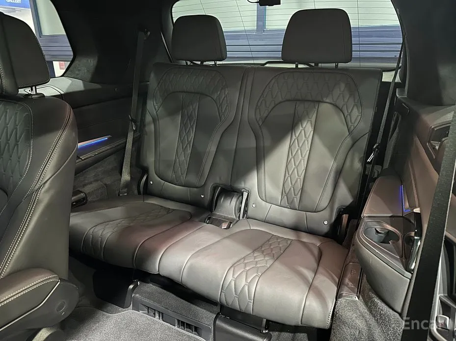 Фото 13 - BMW X7