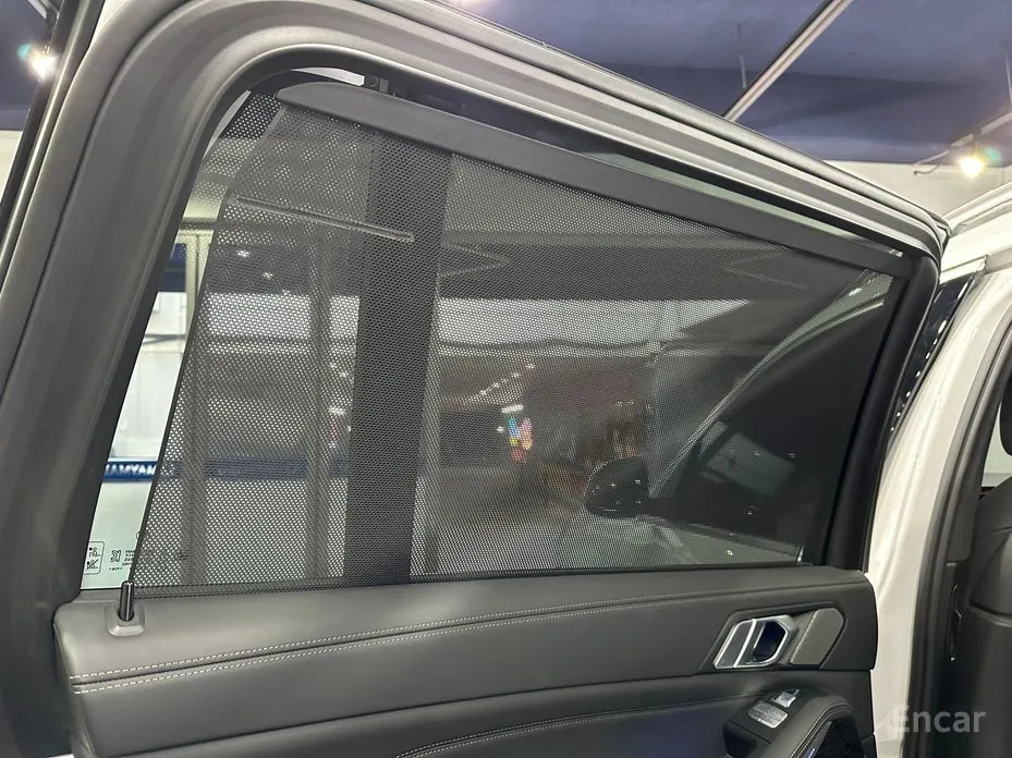 Фото 18 - BMW X7