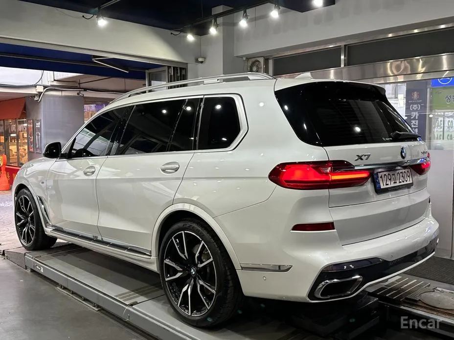 Фото 2 - BMW X7