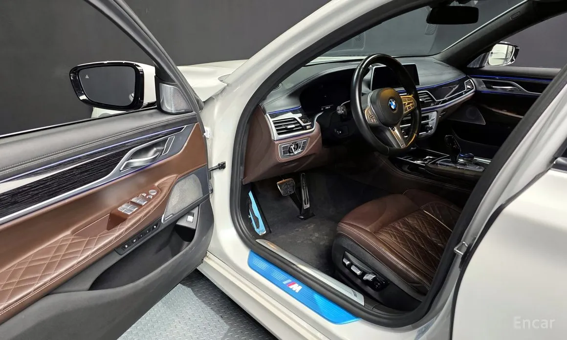 Photo 10 - BMW 7 Series