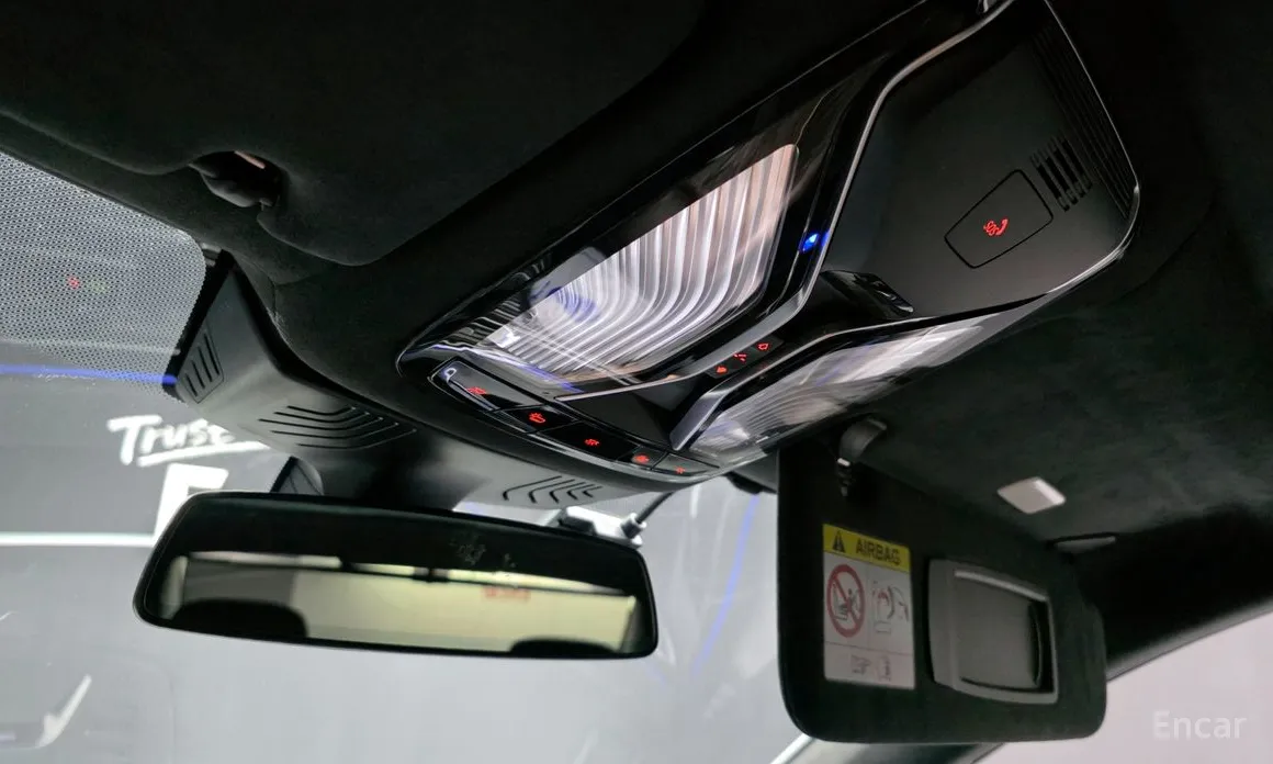 Photo 18 - BMW 7 Series