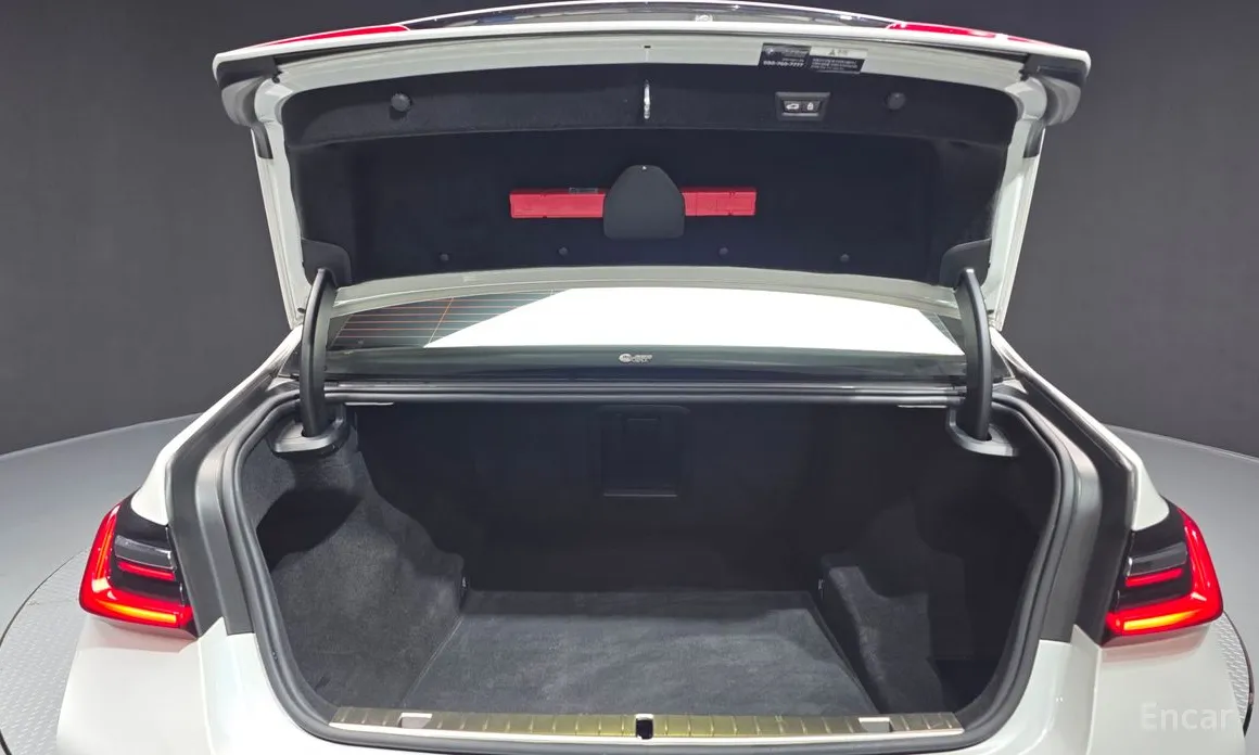 Photo 20 - BMW 7 Series