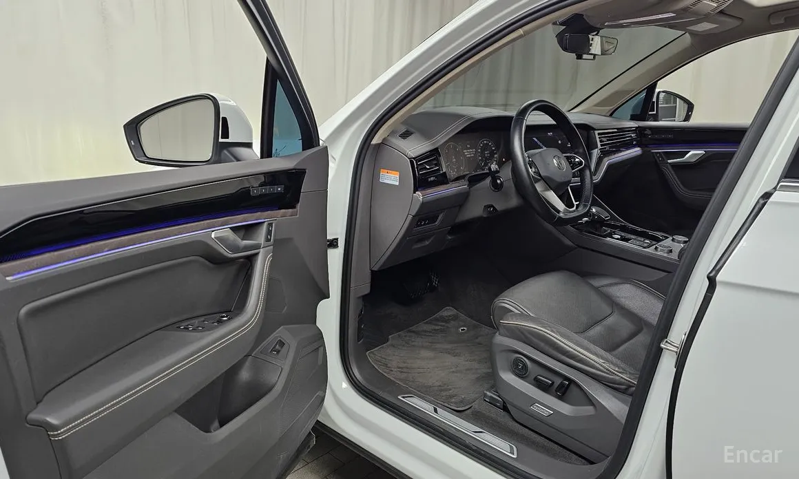 Фото 10 - Volkswagen Touareg