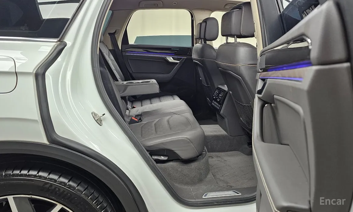 Фото 12 - Volkswagen Touareg