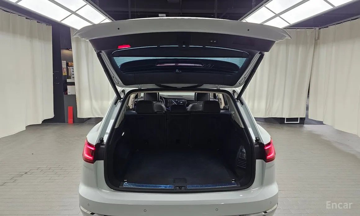 Фото 20 - Volkswagen Touareg