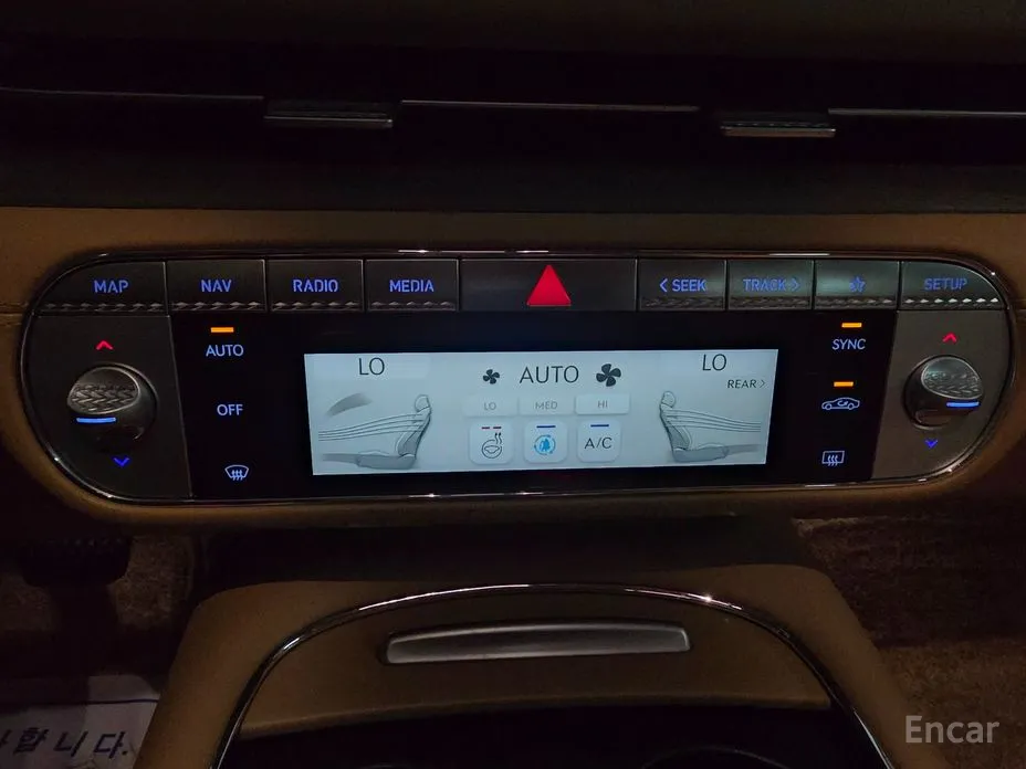 Фото 10 - Genesis G90