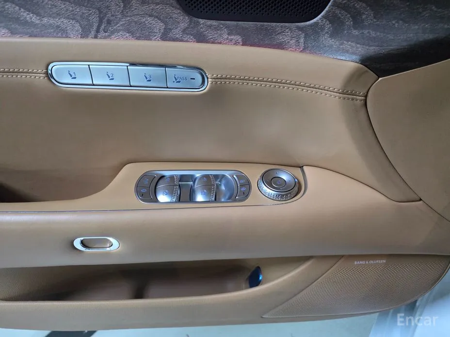 Фото 13 - Genesis G90