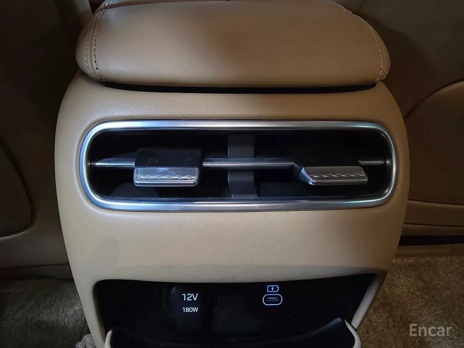 Фото 16 - Genesis G90