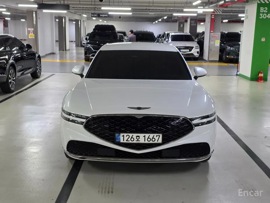 Фото 2 - Genesis G90