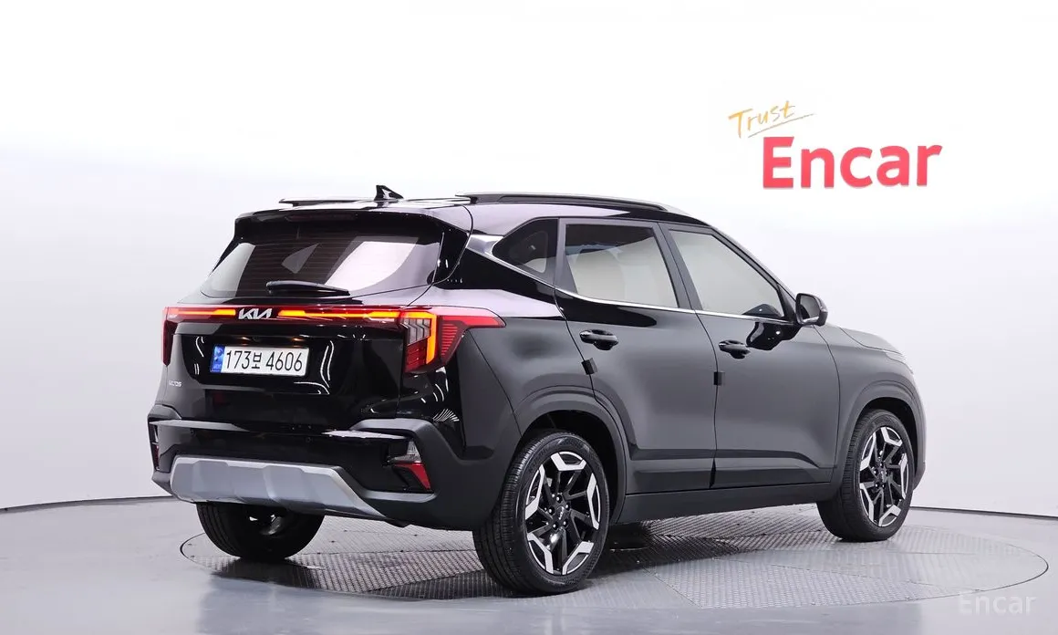 Фото 2 - Kia Seltos