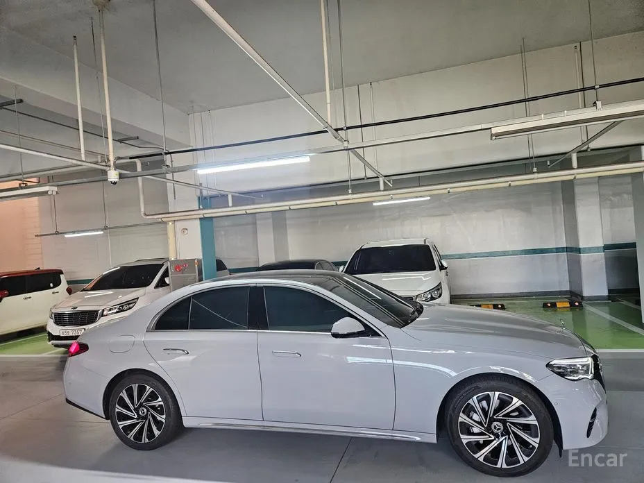 Фото 2 - Mercedes-Benz E-Class