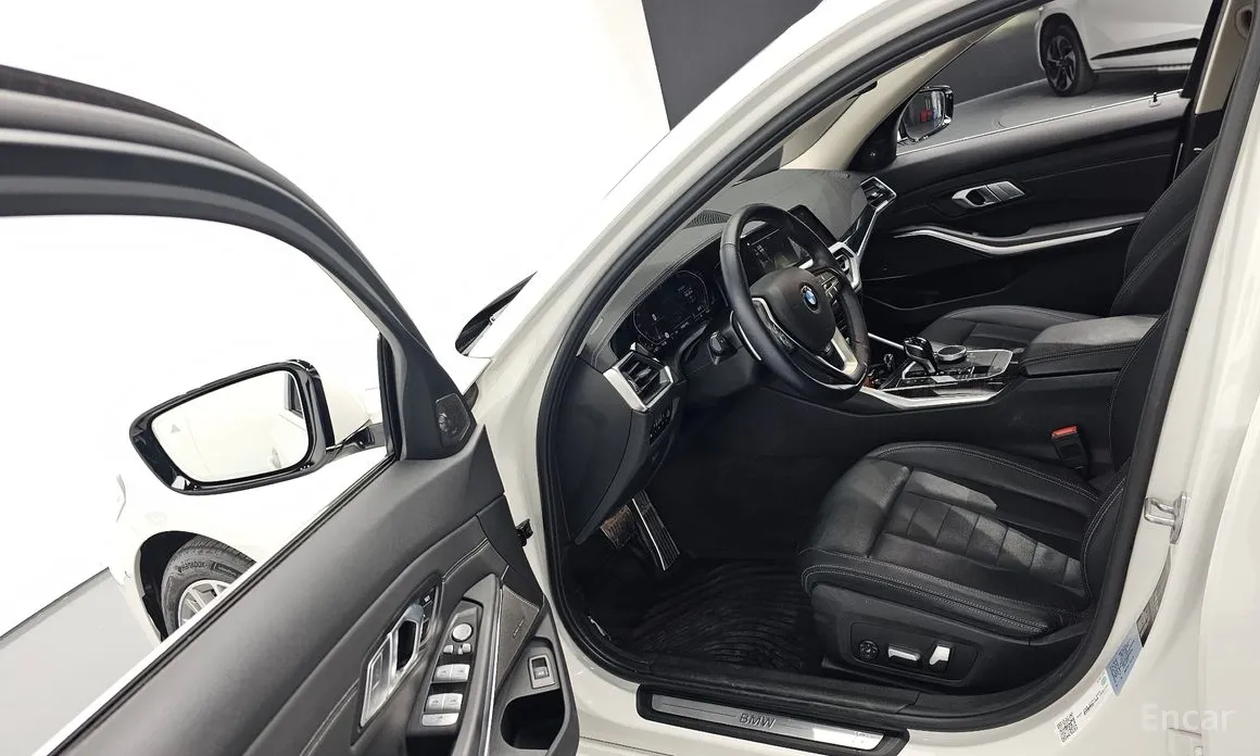 Фото 10 - BMW 3 Series