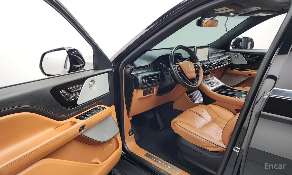 Фото 10 - Lincoln Aviator