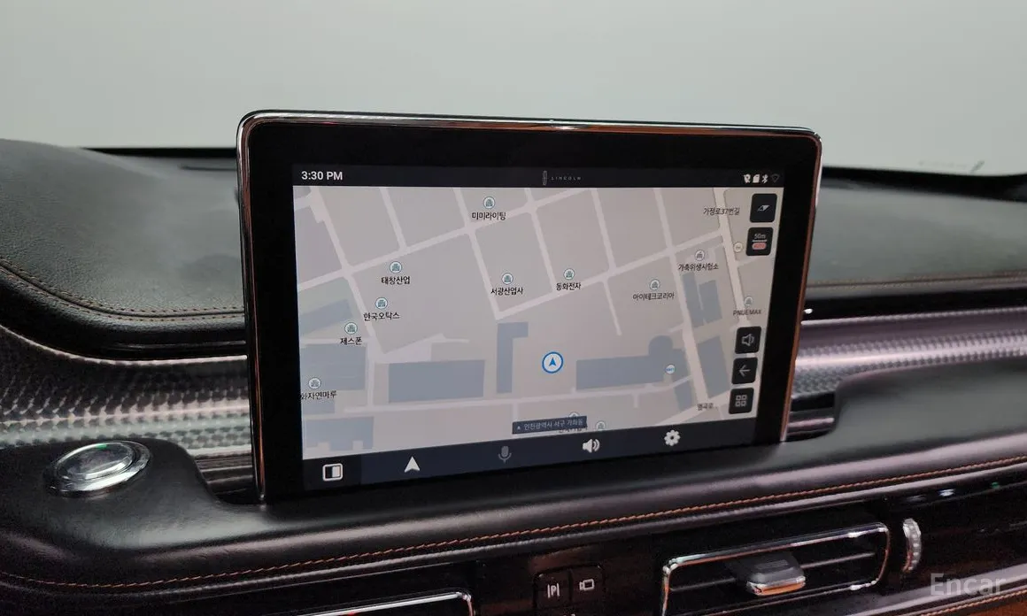 Фото 14 - Lincoln Aviator